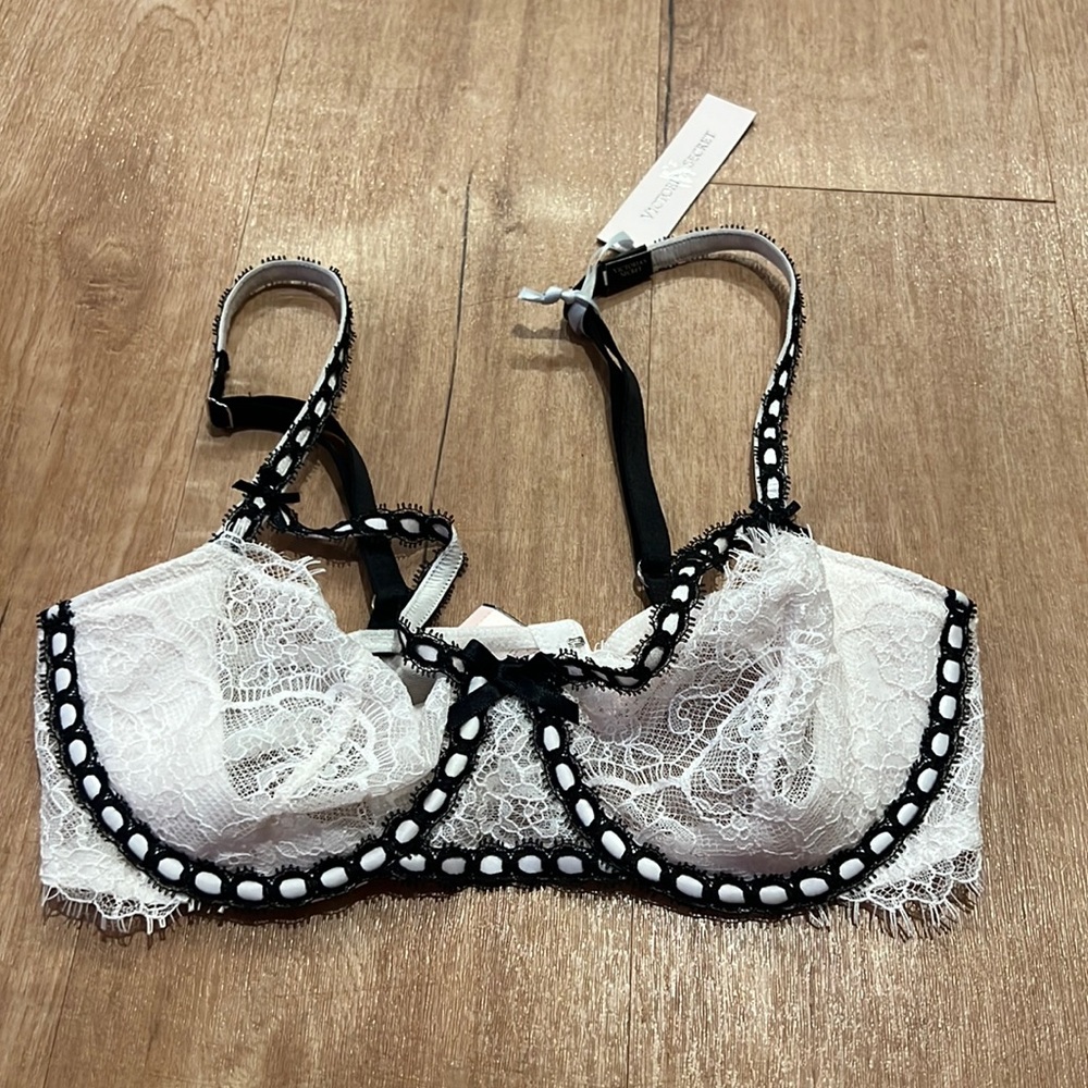 White and black bra with floral lace detail